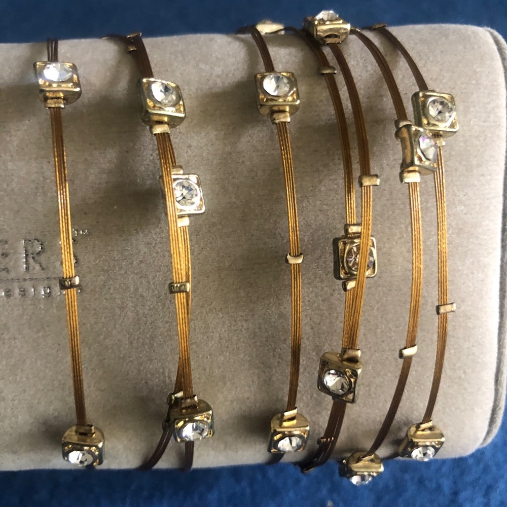 Set of 8 gold and rhinestone bangle stacking bracelets - Picture 3 of 9